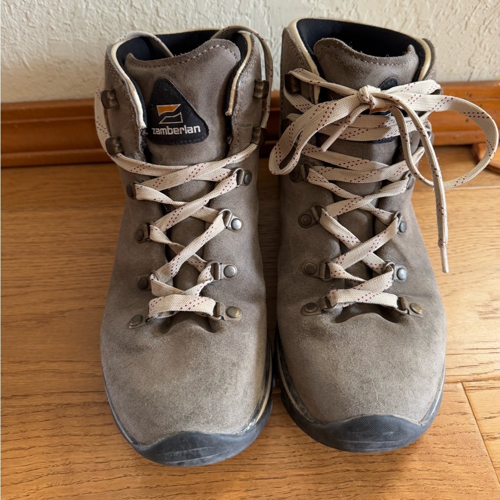 Zamberlan Marie gtx women’s hiking boot size 8 EUC